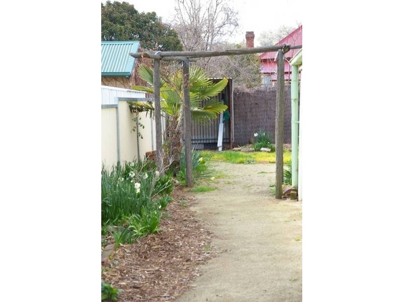 2 Parkes Street, Cowra NSW 2794