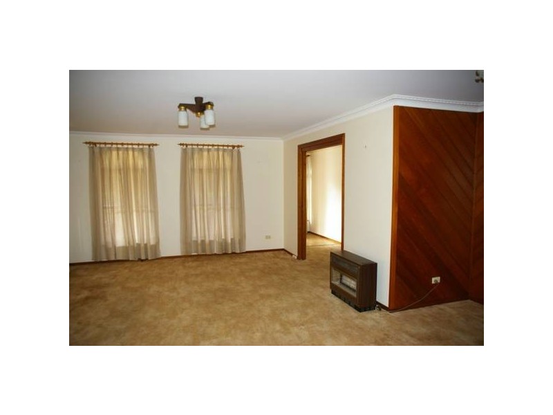 10 Phillips Street, Cowra NSW 2794