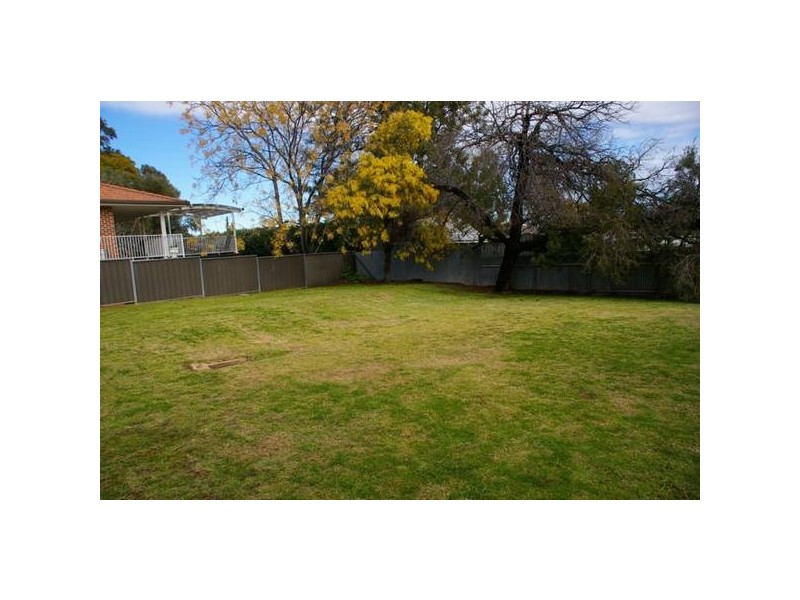 10 Phillips Street, Cowra NSW 2794