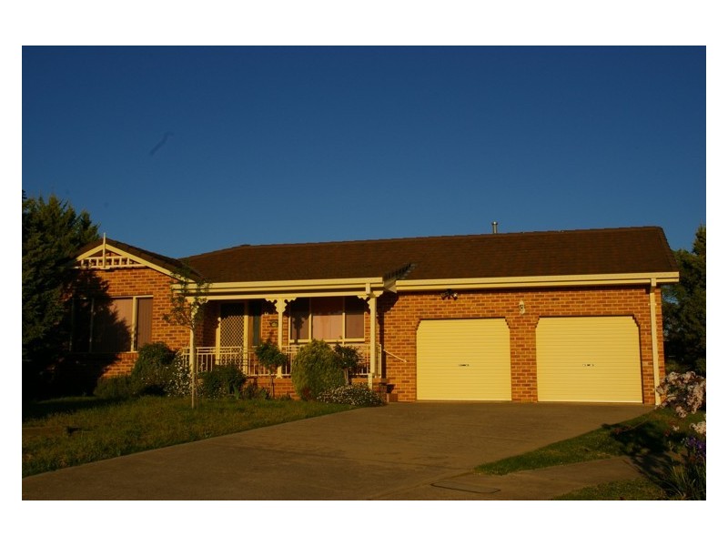 9 Eucalypt Close, Cowra NSW 2794
