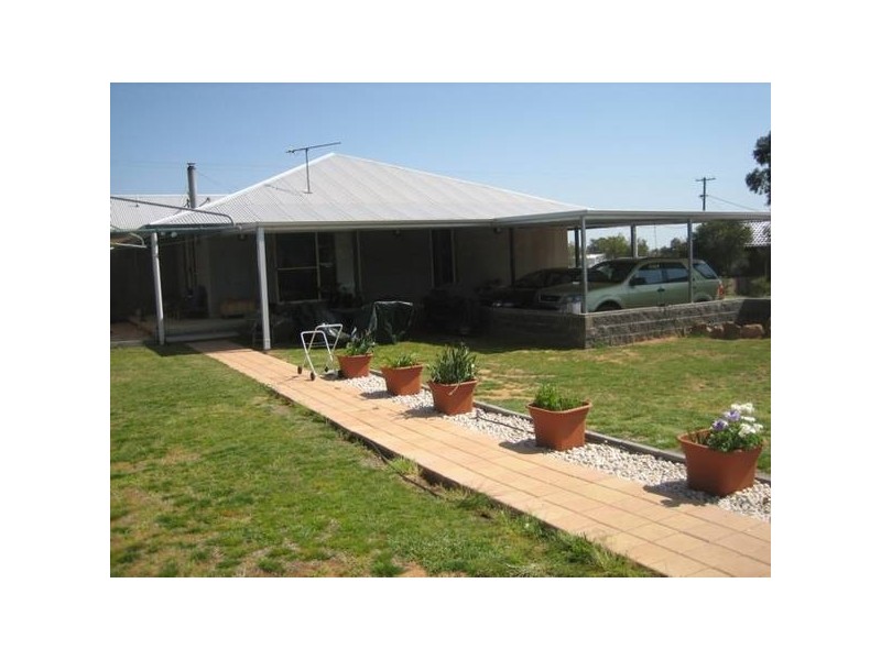 17 River Park Road, Cowra NSW 2794