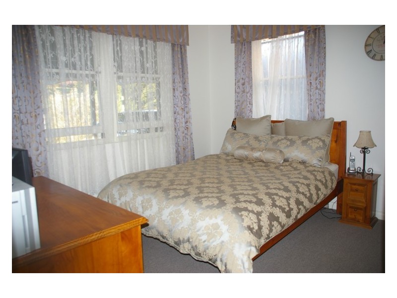 23 Liverpool Street, Cowra NSW 2794