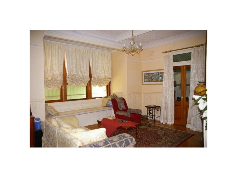 34 Lachlan Street, Cowra NSW 2794