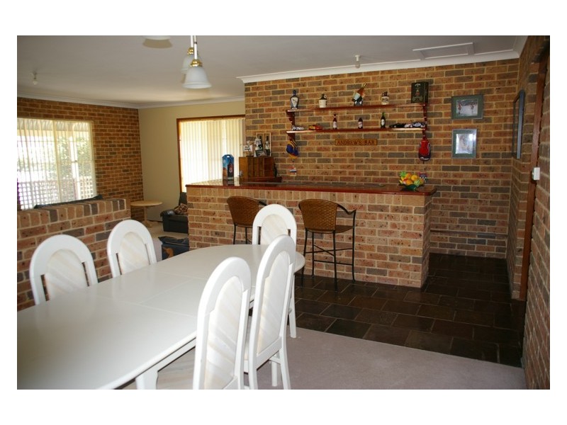 8 Gower Hardy Circuit, Cowra NSW 2794