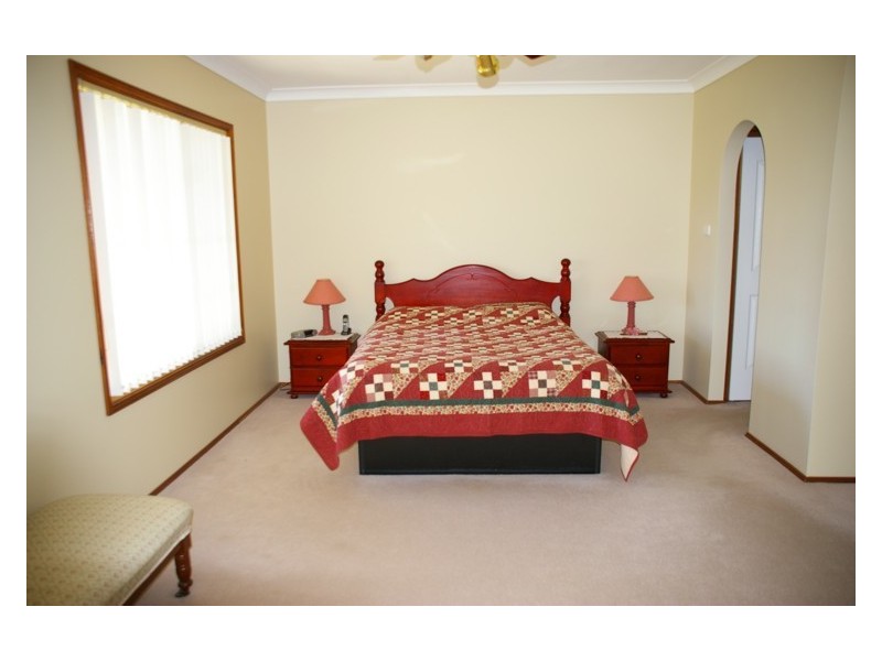 8 Gower Hardy Circuit, Cowra NSW 2794