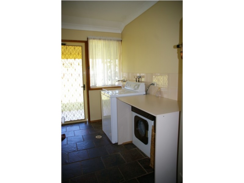 8 Gower Hardy Circuit, Cowra NSW 2794