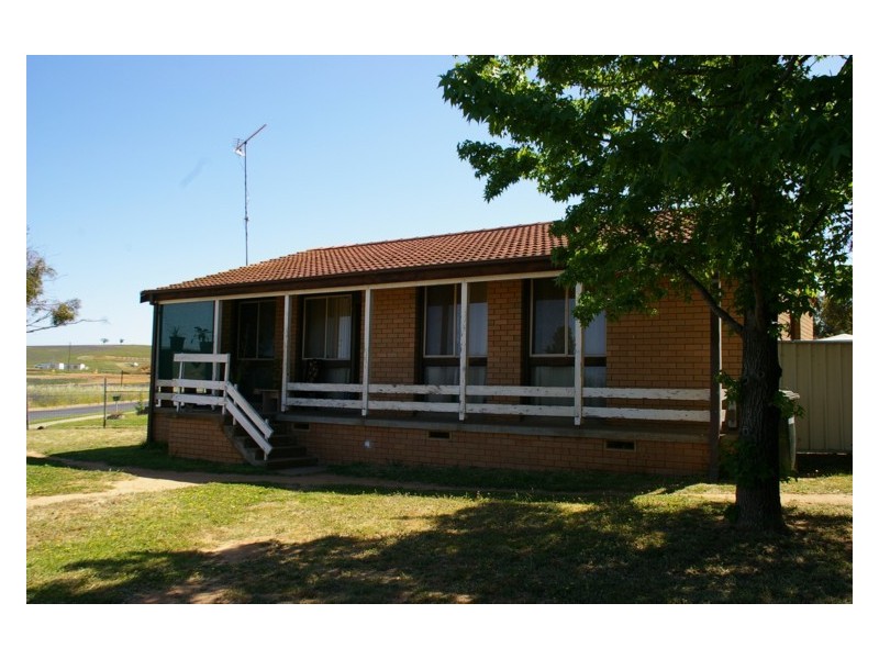 2 Wollowra Street, Cowra NSW 2794