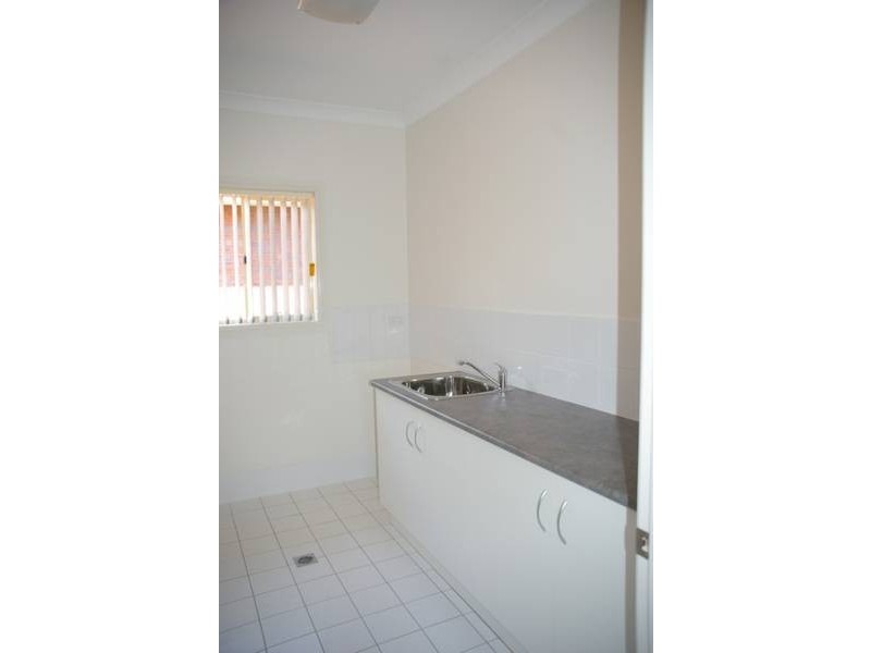 1 & 2/ Cnr Amie & Binni Streets, Cowra NSW 2794