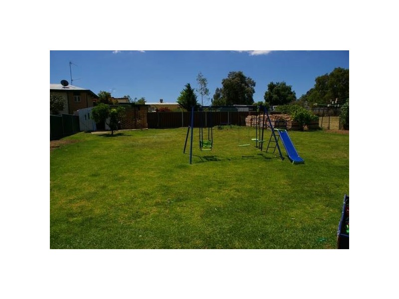 2 Comerford Street, Cowra NSW 2794