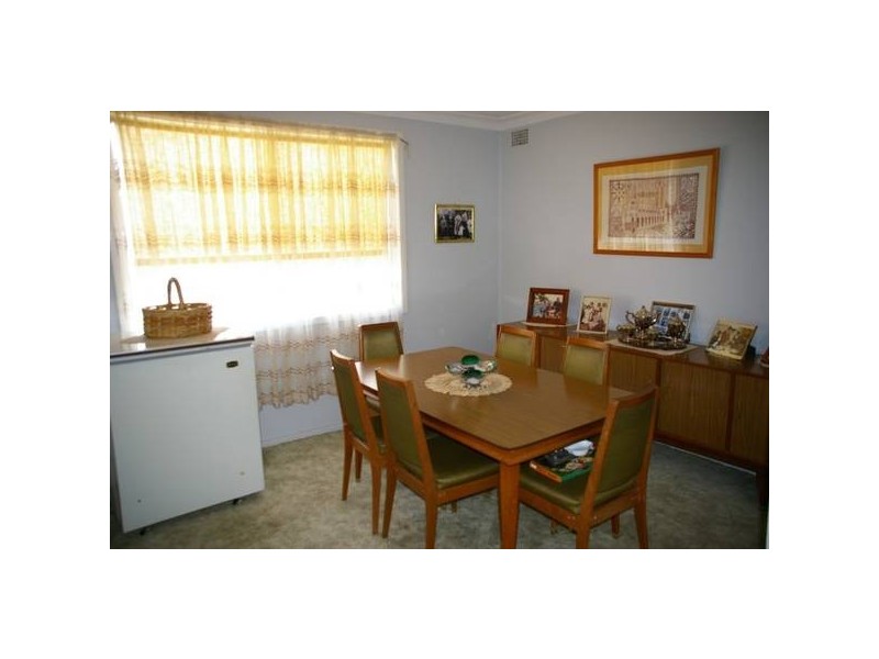 12 Henderson Street, Cowra NSW 2794