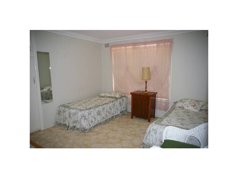 12 Henderson Street, Cowra NSW 2794