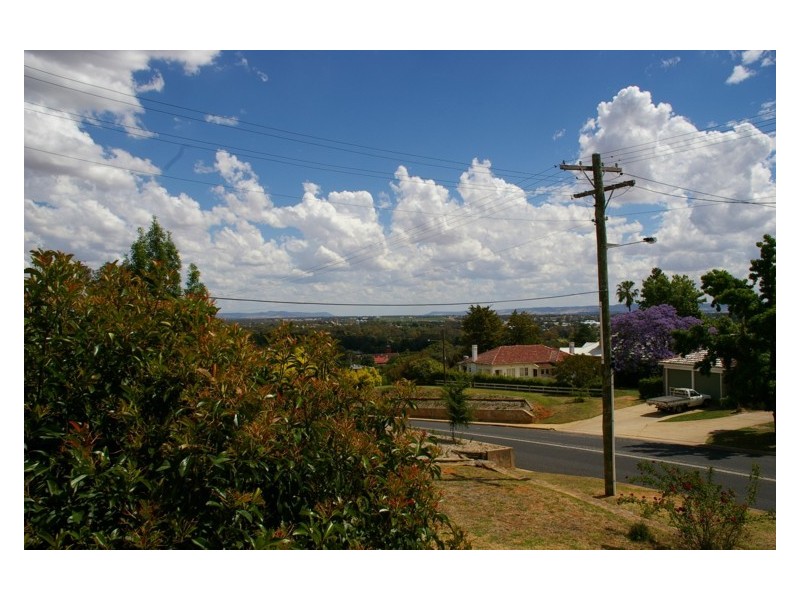 75 Macquarie Street, Cowra NSW 2794