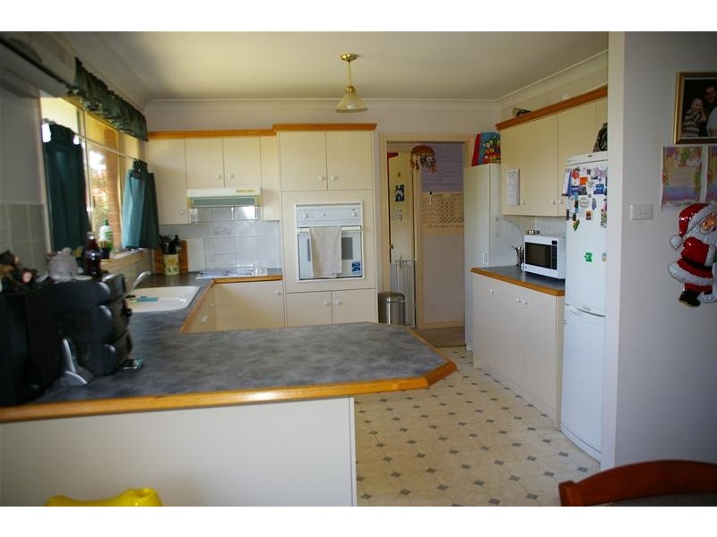 13 Eucalypt Close, Cowra NSW 2794