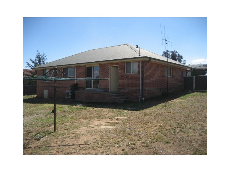 13 Eucalypt Close, Cowra NSW 2794