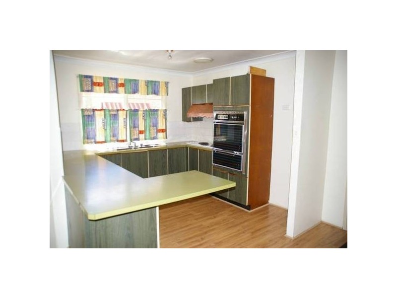 100 Lyall Street, Cowra NSW 2794