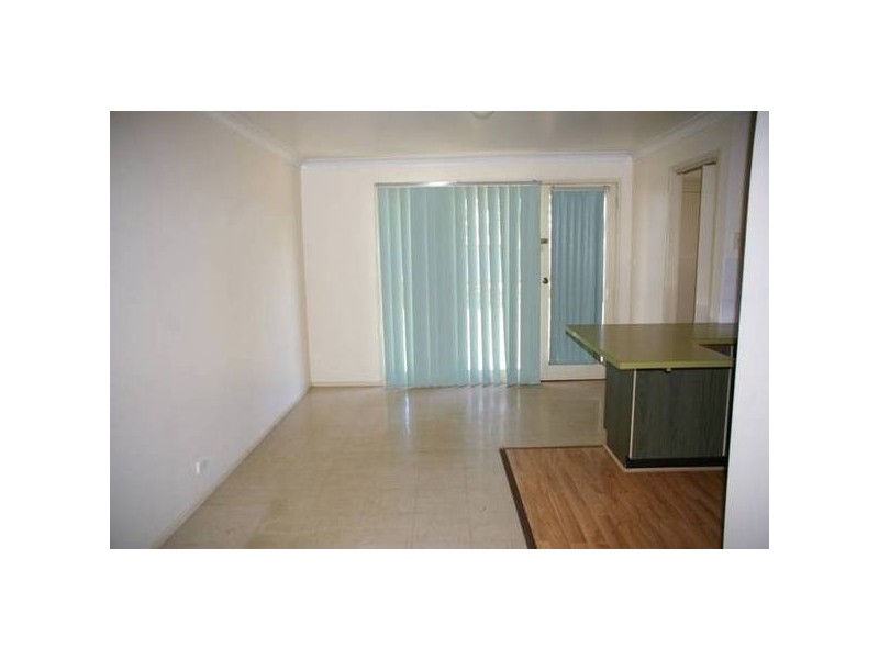 100 Lyall Street, Cowra NSW 2794