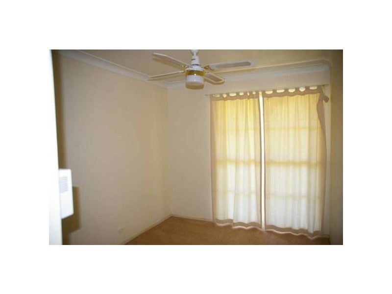 100 Lyall Street, Cowra NSW 2794