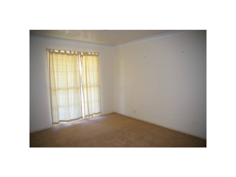 100 Lyall Street, Cowra NSW 2794