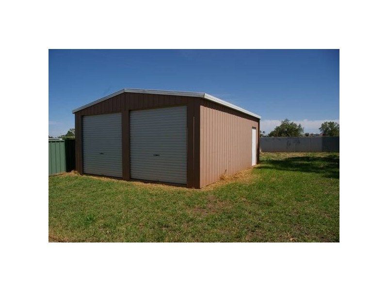 100 Lyall Street, Cowra NSW 2794