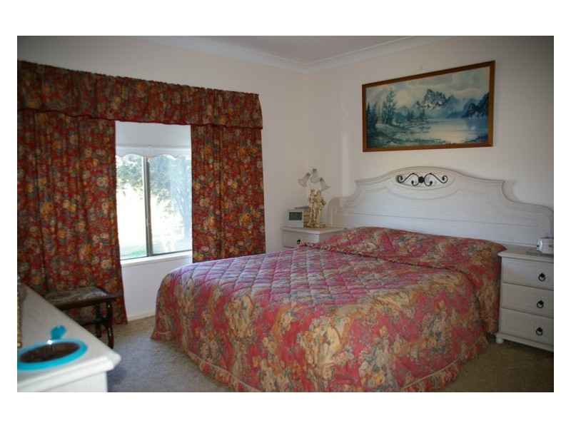 161 Elouera Road, Cowra NSW 2794