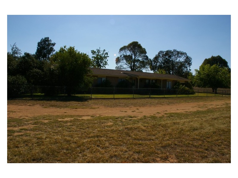 161 Elouera Road, Cowra NSW 2794
