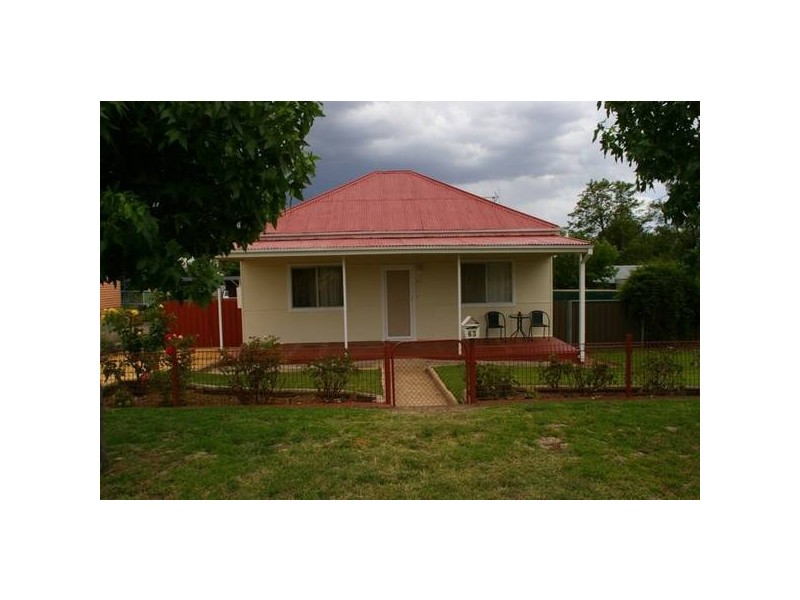 63 Fitzroy Avenue, Cowra NSW 2794