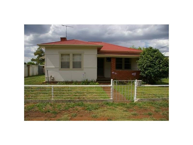 5 Haig Street, Cowra NSW 2794