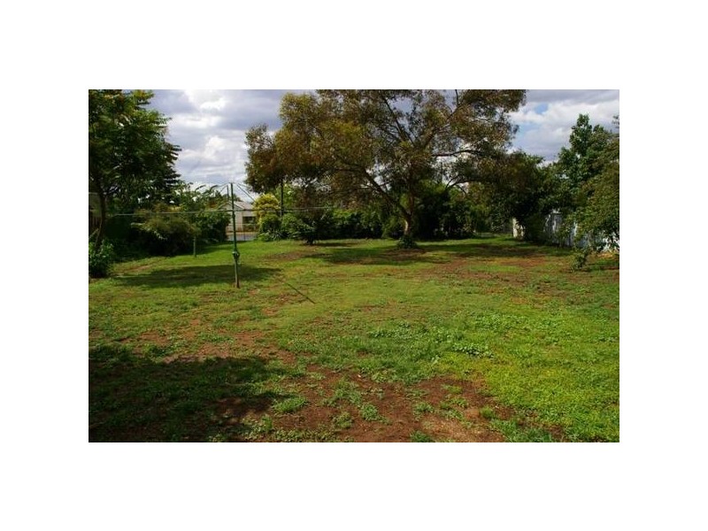 5 Haig Street, Cowra NSW 2794