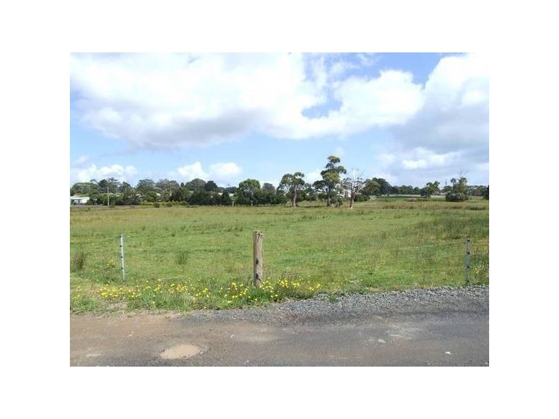 2 Rifle Range Road, Smithton TAS 7330