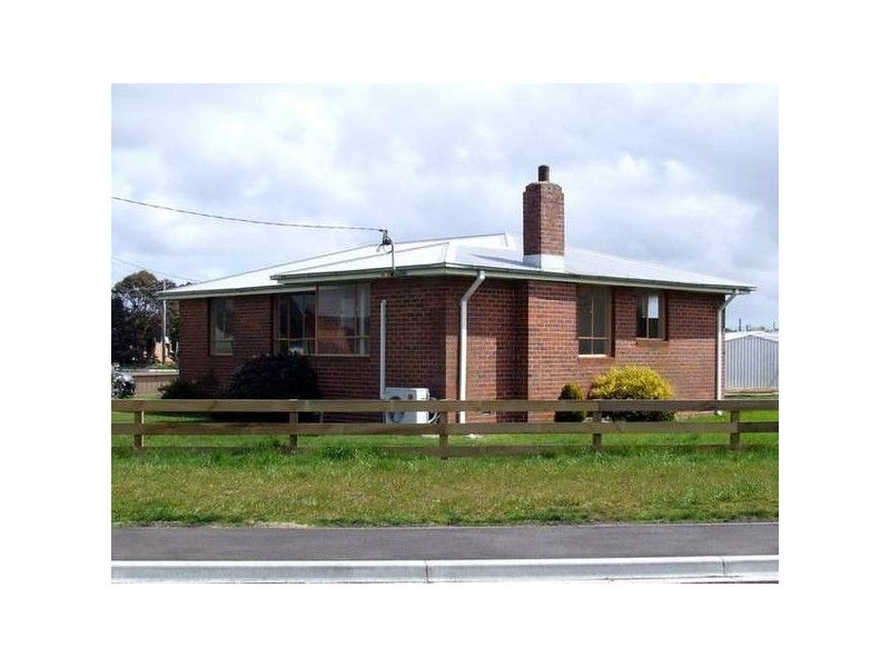 16 Hellyer Street, Smithton TAS 7330