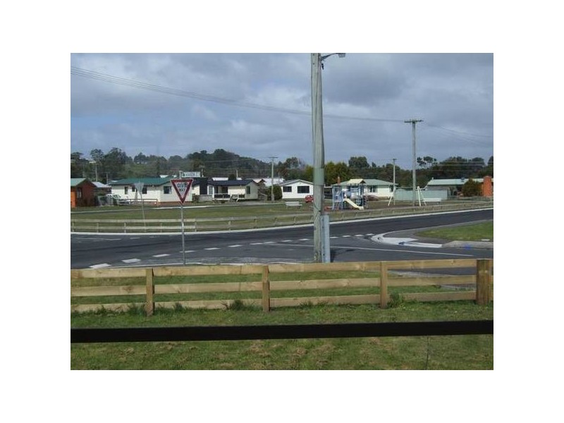 16 Hellyer Street, Smithton TAS 7330