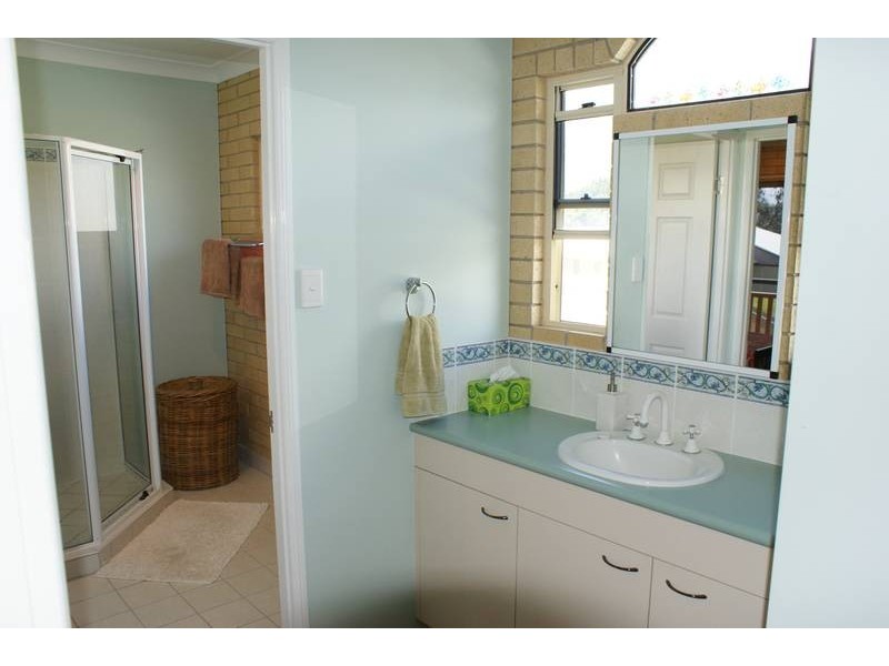 2/43 Owen Jenkins Drive, Sarina Beach QLD 4737