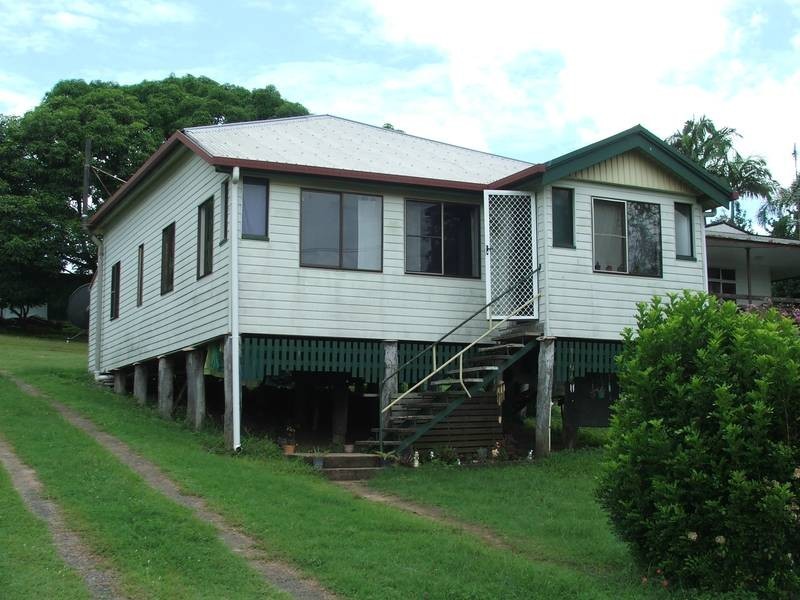 16 Hill Street, Sarina QLD 4737