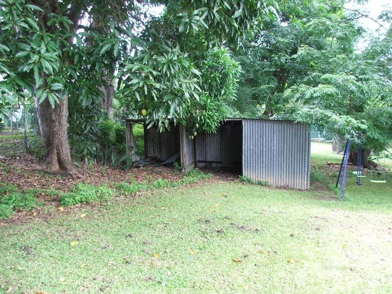 16 Hill Street, Sarina QLD 4737