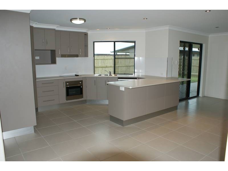 11 Woden Crescent, Ooralea QLD 4740