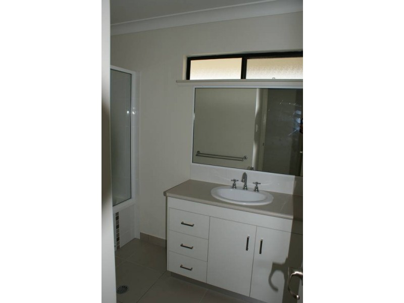 11 Woden Crescent, Ooralea QLD 4740