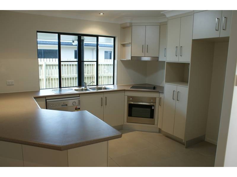 15 Woden Crescent, Ooralea QLD 4740