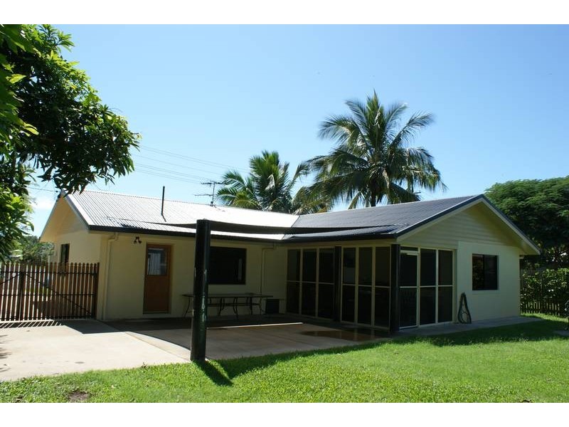 9 Crescent Street, Armstrong Beach QLD 4737