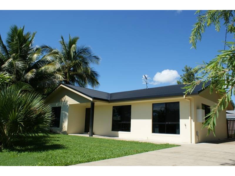 9 Crescent Street, Armstrong Beach QLD 4737