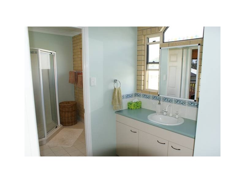 2/43 Owen Jenkins Drive, Sarina Beach QLD 4737