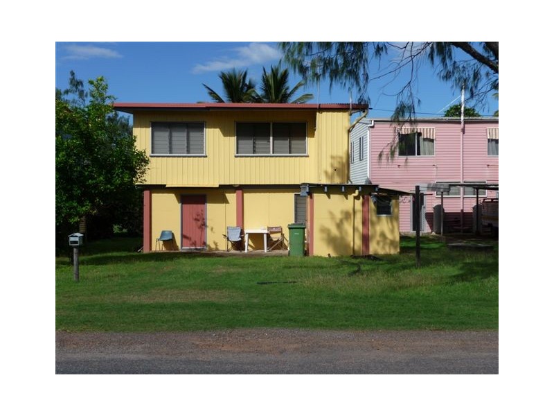 16 Owen Jenkins Drive, Sarina Beach QLD 4737