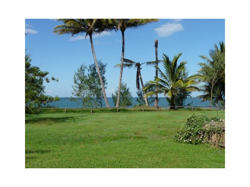 16 Owen Jenkins Drive, Sarina Beach QLD 4737