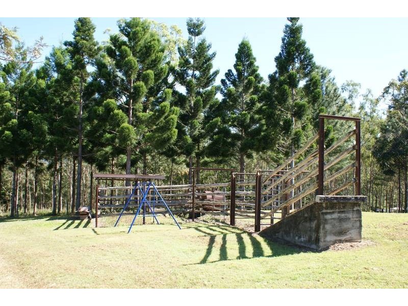 44 Lawries Road, Sarina Range QLD 4737