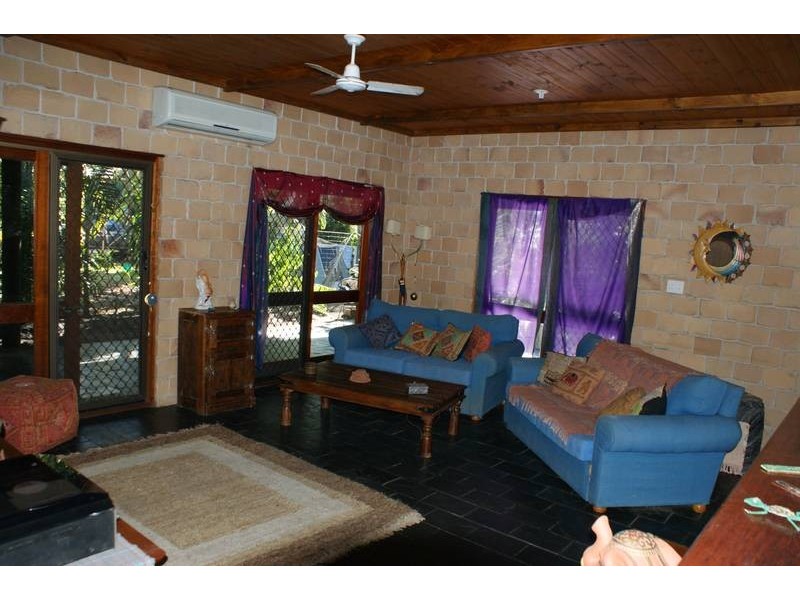 32 Rankin Court, Armstrong Beach QLD 4737