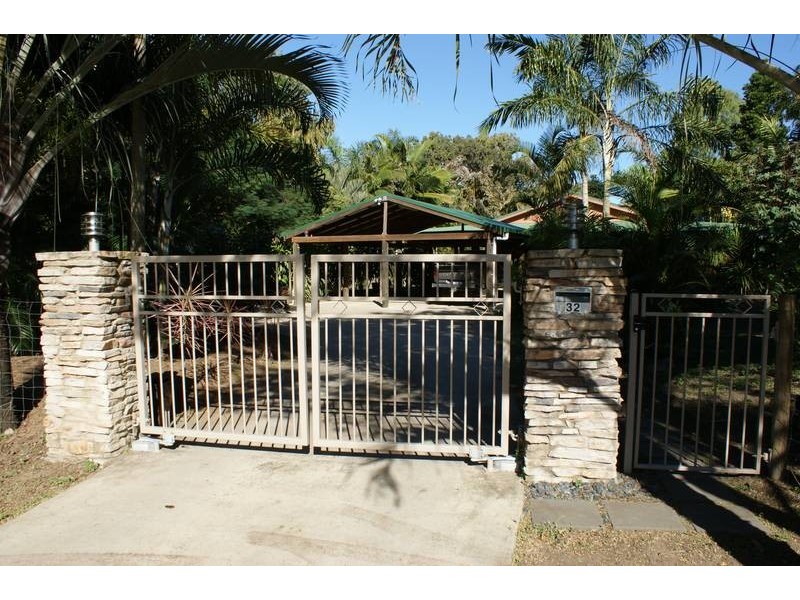 32 Rankin Court, Armstrong Beach QLD 4737