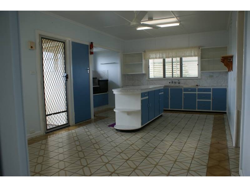 3 Holmes Avenue, Sarina QLD 4737