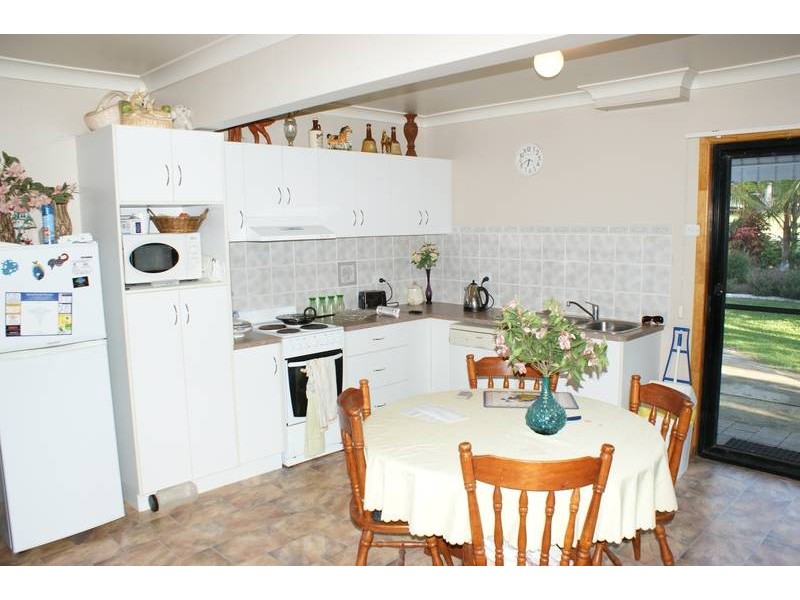 6 Morris Street, Sarina QLD 4737