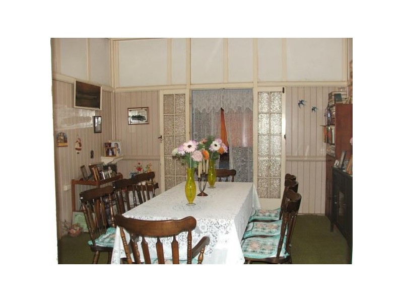 9 Leslie Street, Sarina QLD 4737