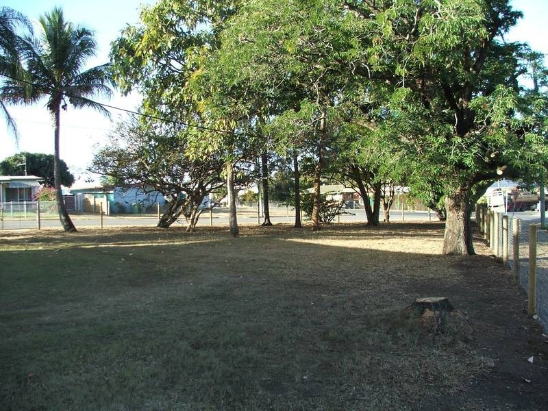 9 Leslie Street, Sarina QLD 4737