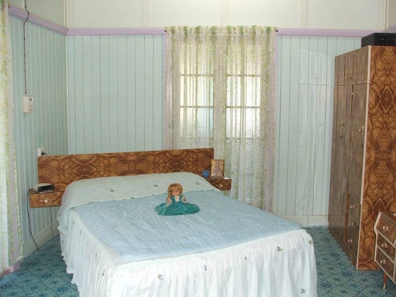 9 Leslie Street, Sarina QLD 4737